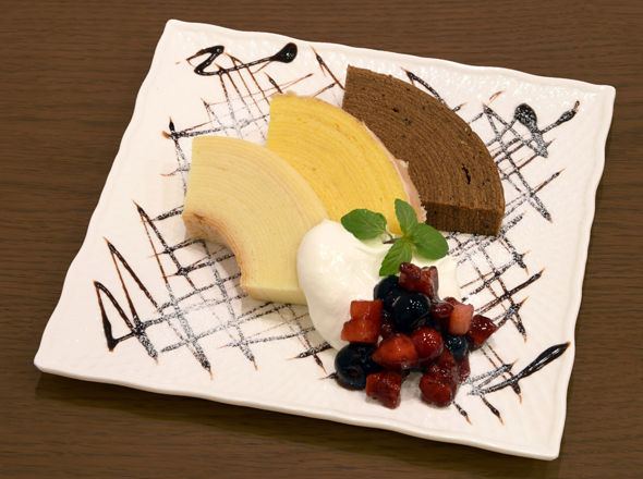 治一郎とcacaoのトリプルバウムプレート